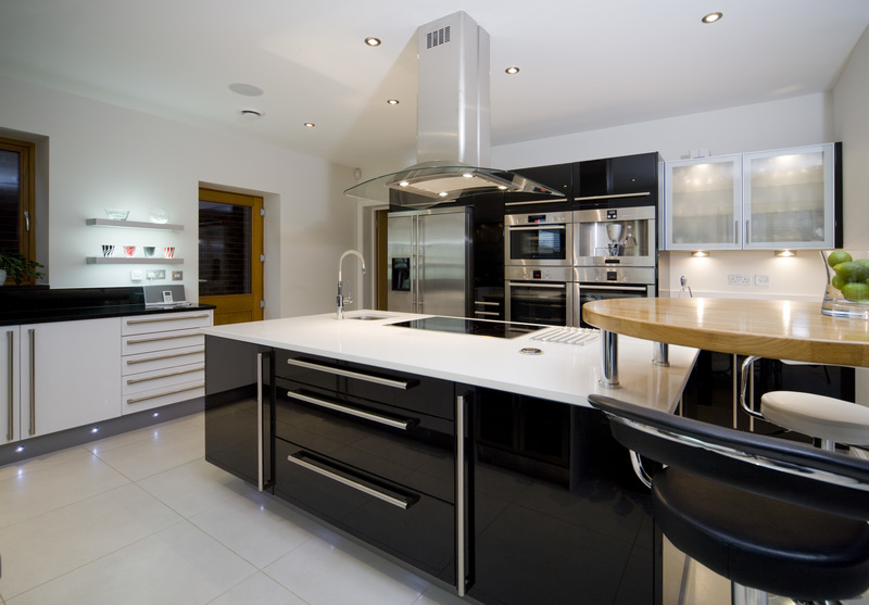 Black High Gloss Kitchen Cabinets / China High Quality Black And White